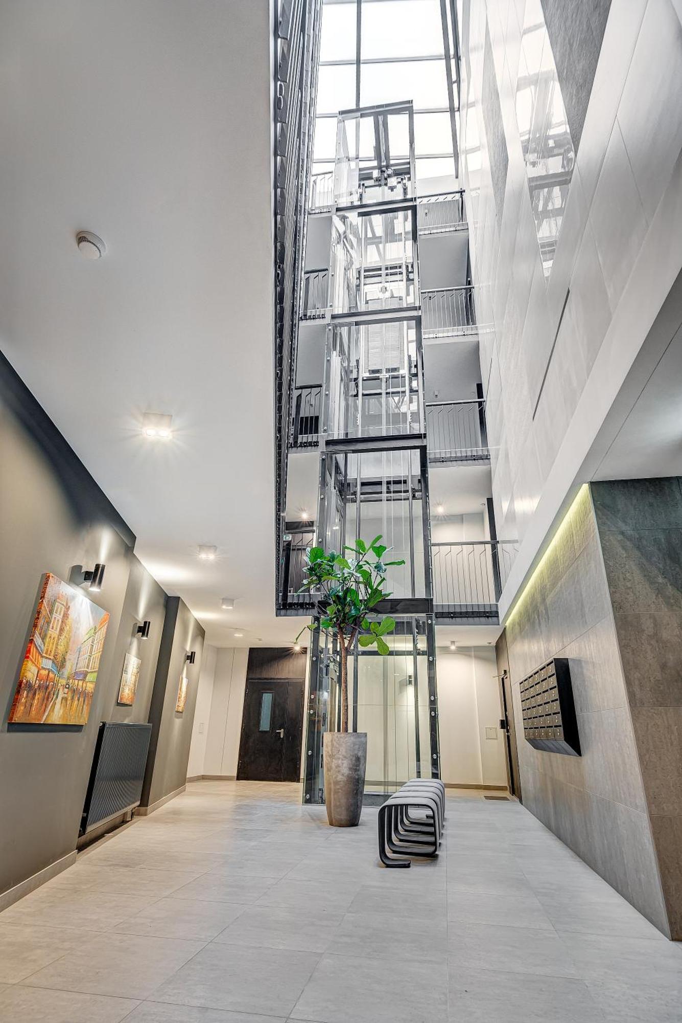 Happy Inn Gold Studio, Self Check-In, Parking In The Underground Garage Аеропорт Вільнюс Номер фото