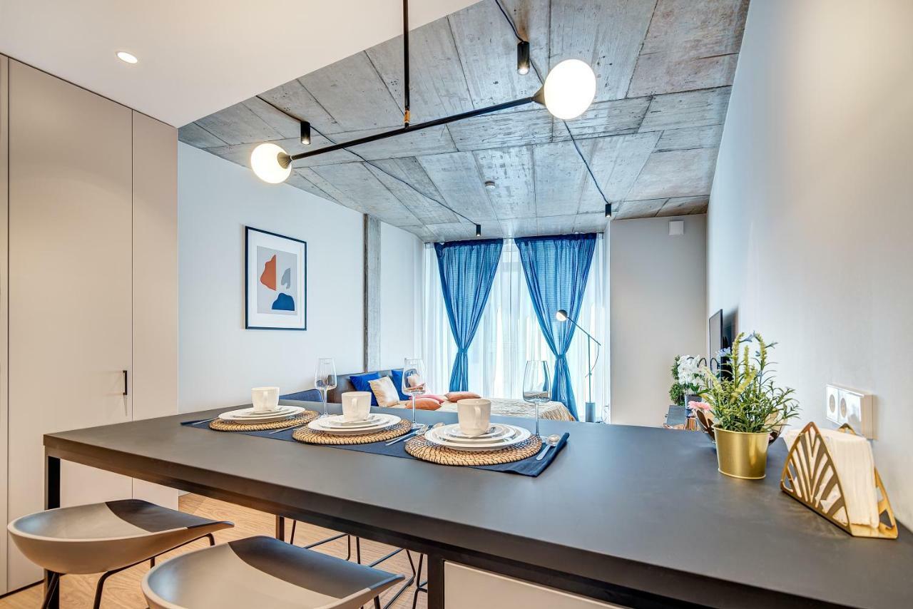 Happy Inn Gold Studio, Self Check-In, Parking In The Underground Garage Аеропорт Вільнюс Екстер'єр фото