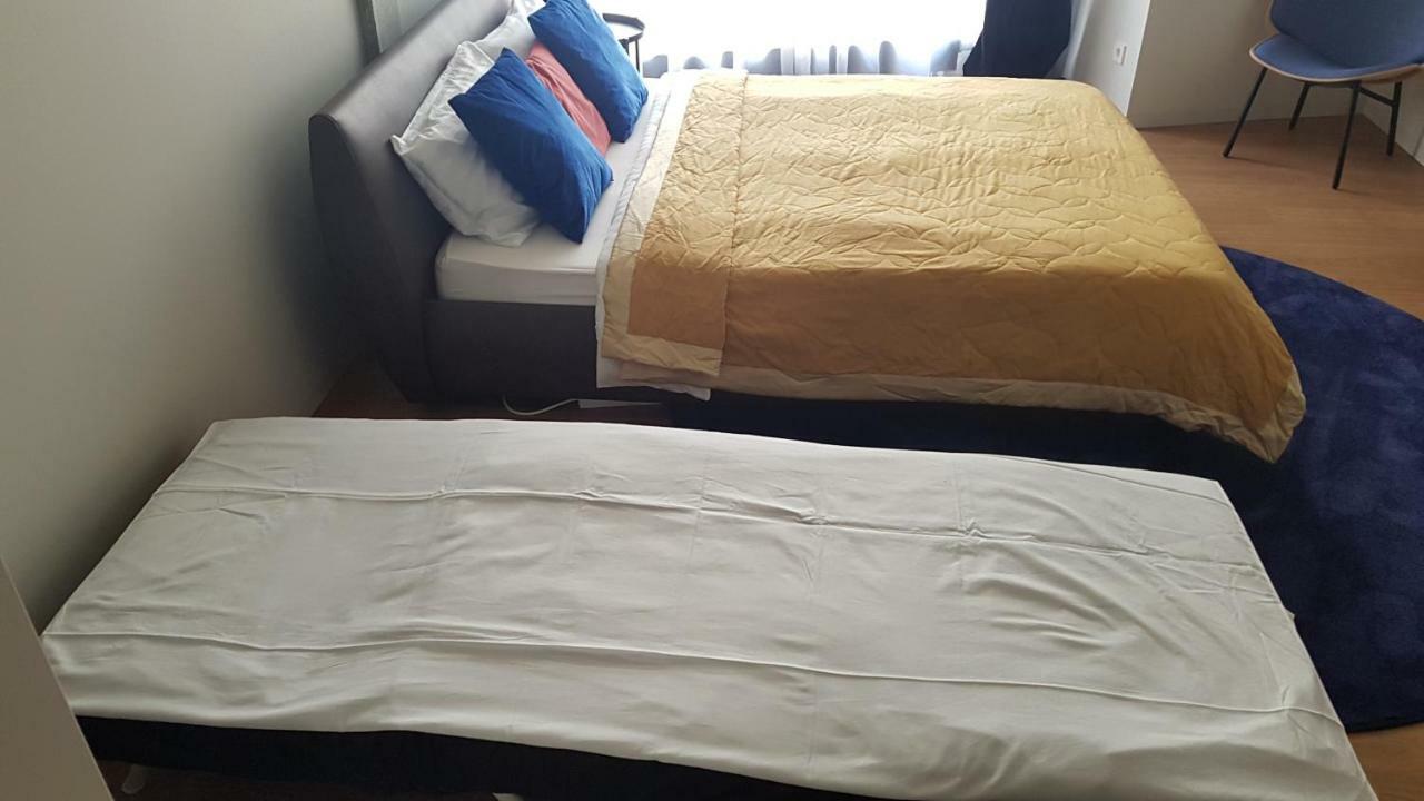 Happy Inn Gold Studio, Self Check-In, Parking In The Underground Garage Аеропорт Вільнюс Екстер'єр фото